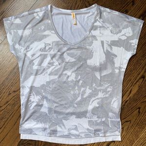Like New Lucy Gray & White Active Tech Top, S